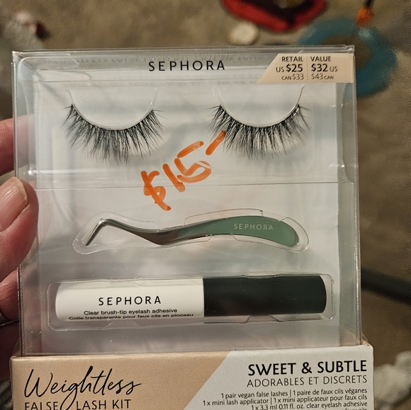 *****SOLD****EYELASH KITS - Picture 2 of 3